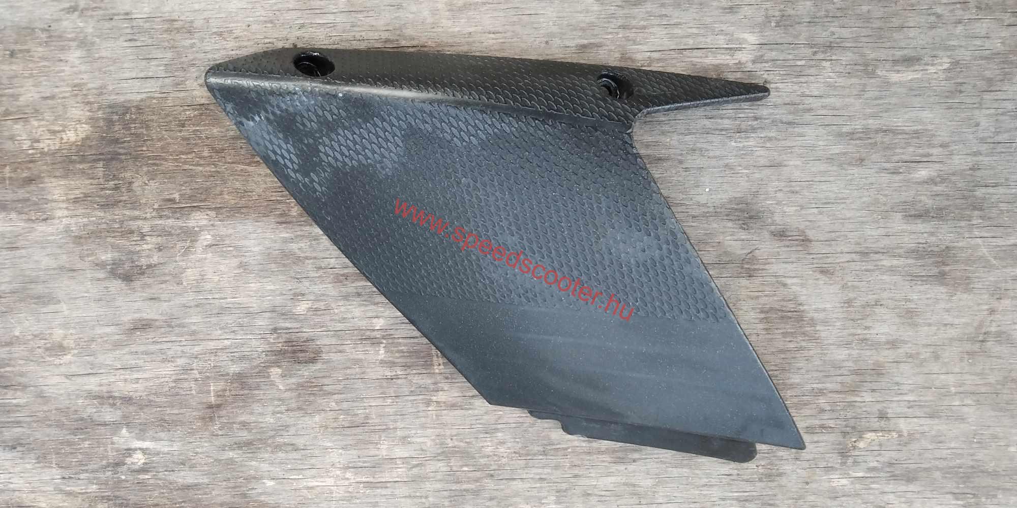Aprilia SR Factory  Kopoltyú idom JOBB 