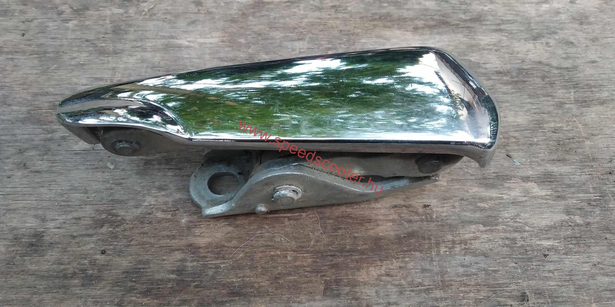 VESPA GT/GTS Hátsó lábtartó JOBB